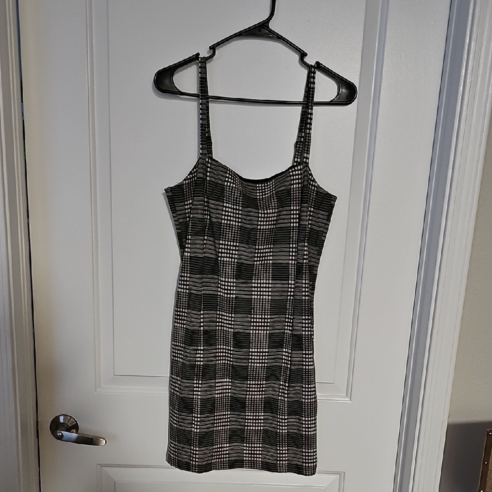Forever 21 Black and White Sheath Mini Dress